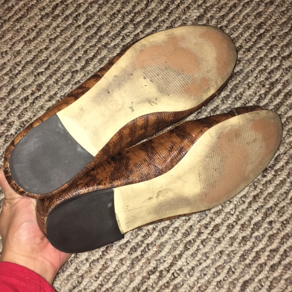 SOLD❗️Michael Kors Flat - Picture 5 of 5